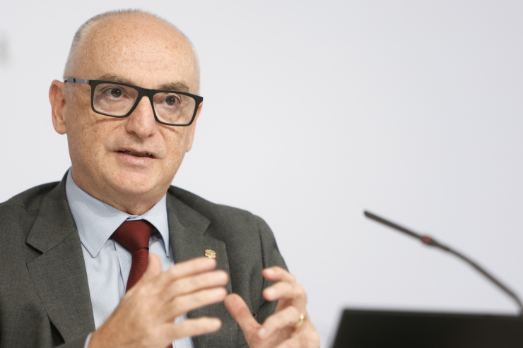 El ministre de Finances, Ramon Lladós, en una roda de premsa.